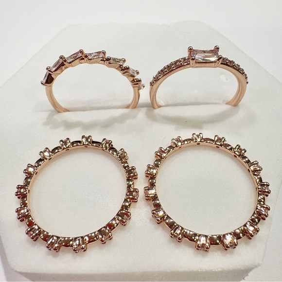 Jewelry - Set of stacked rings